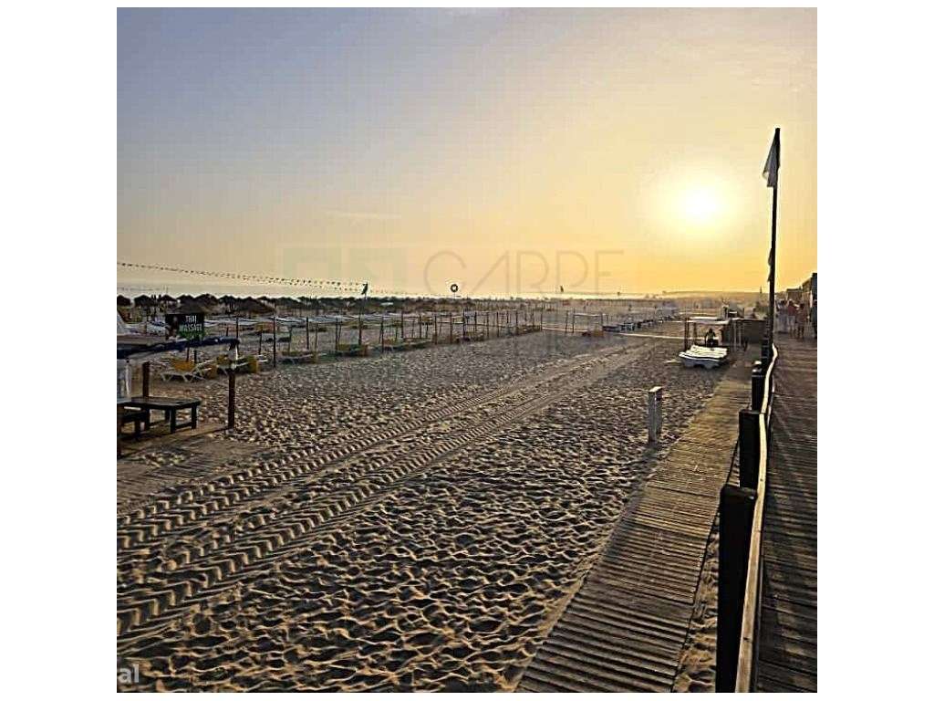 Apartamento T2 com terraço e garagem no centro de Monte Gordo, Alga... - Grande imagem: 2/22