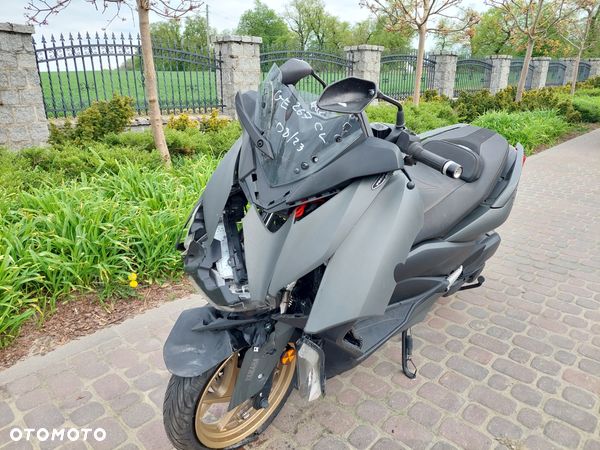 Yamaha X-max - 1