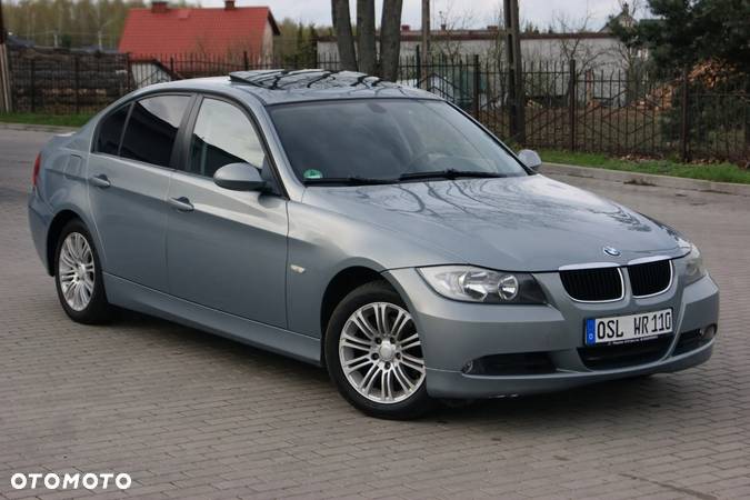 BMW Seria 3 320i - 4