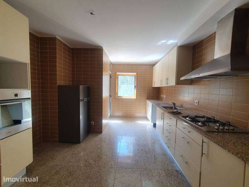 Apartamento em Maia, Moreira-10