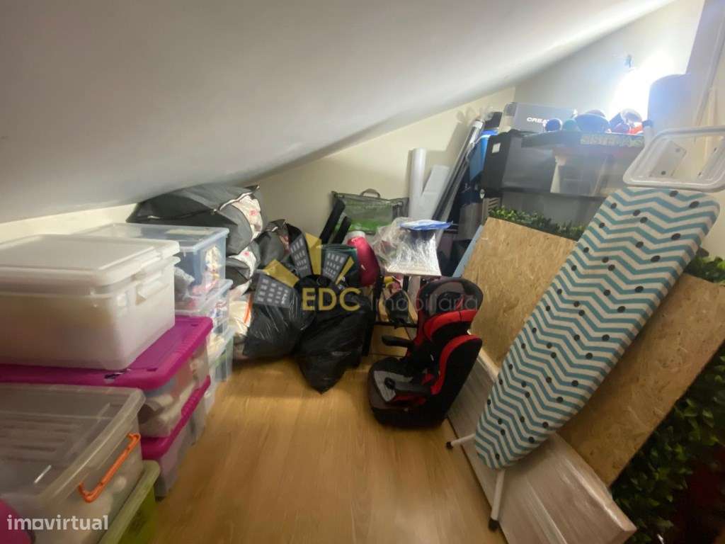 Apartamento Duplex T2+1 com Parqueamento, Arrecadação e Varanda | E...-45