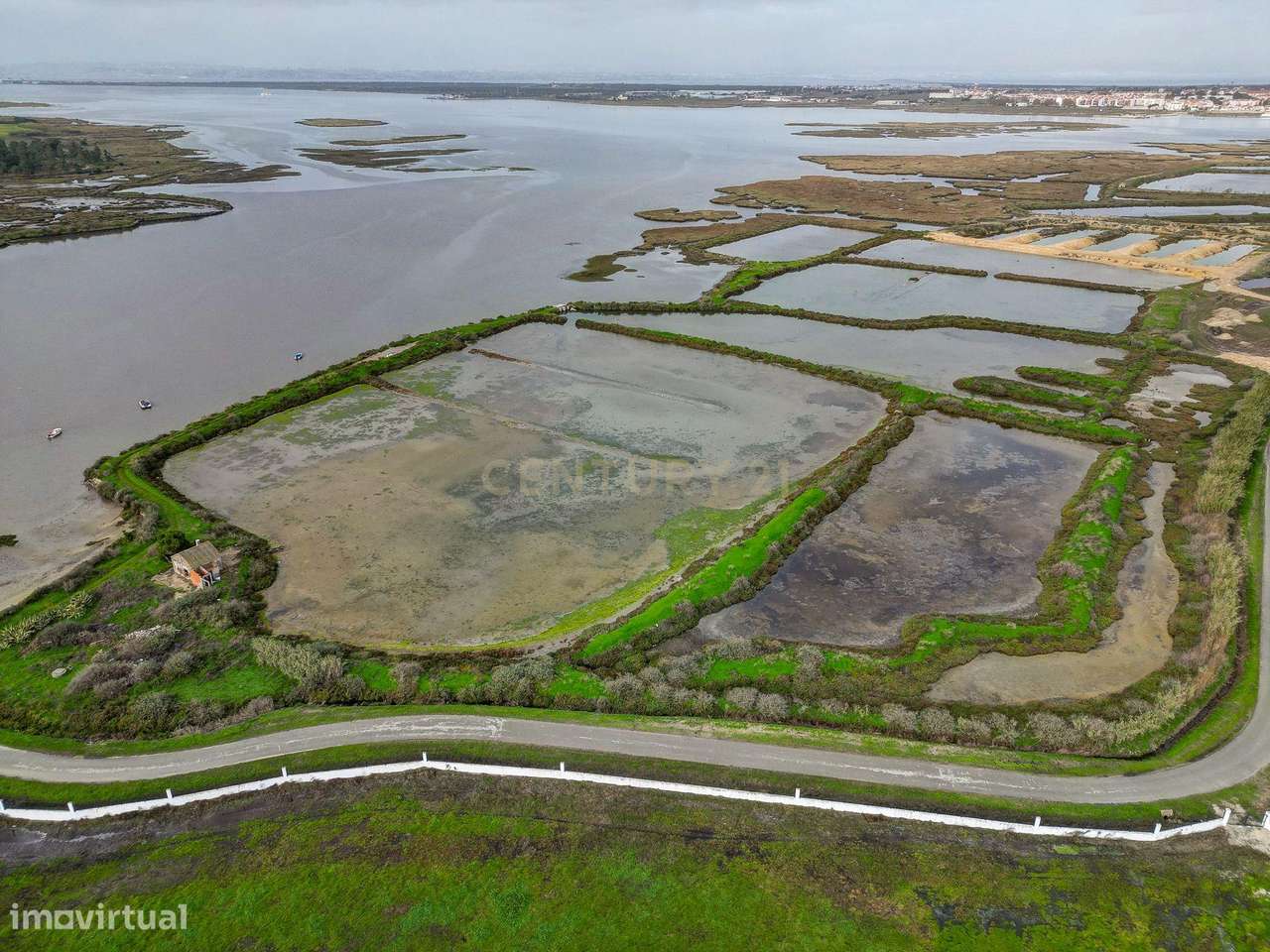 Marinha com 5 ha, destinada a piscicultura, em Sarilhos Grandes, Monti-9