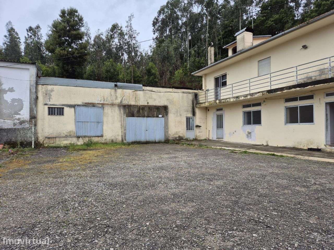 Armazém com Moradia na rua Regadio - Santa Maria da Feira-9