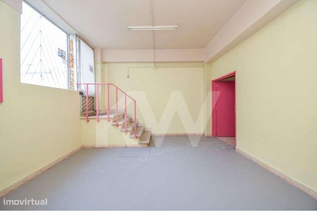 Loja em zona central de Santa Iria da Azoia, Loures - Grande imagem: 5/18