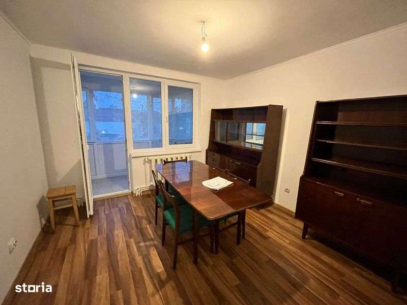 Inchiriez apartament 3 camere decomandate, central, BCR, Targu Neamt - Imagine principală: 3/8