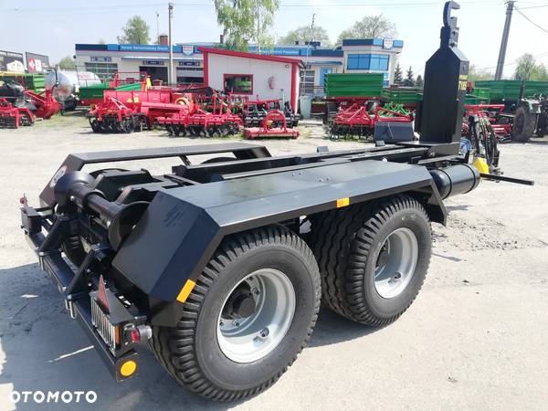 Pronar Przyczepa hakowa T185 do obsługi kontenerów rolniczych budowlanych i komunalnych oraz platform  transportowych - 9