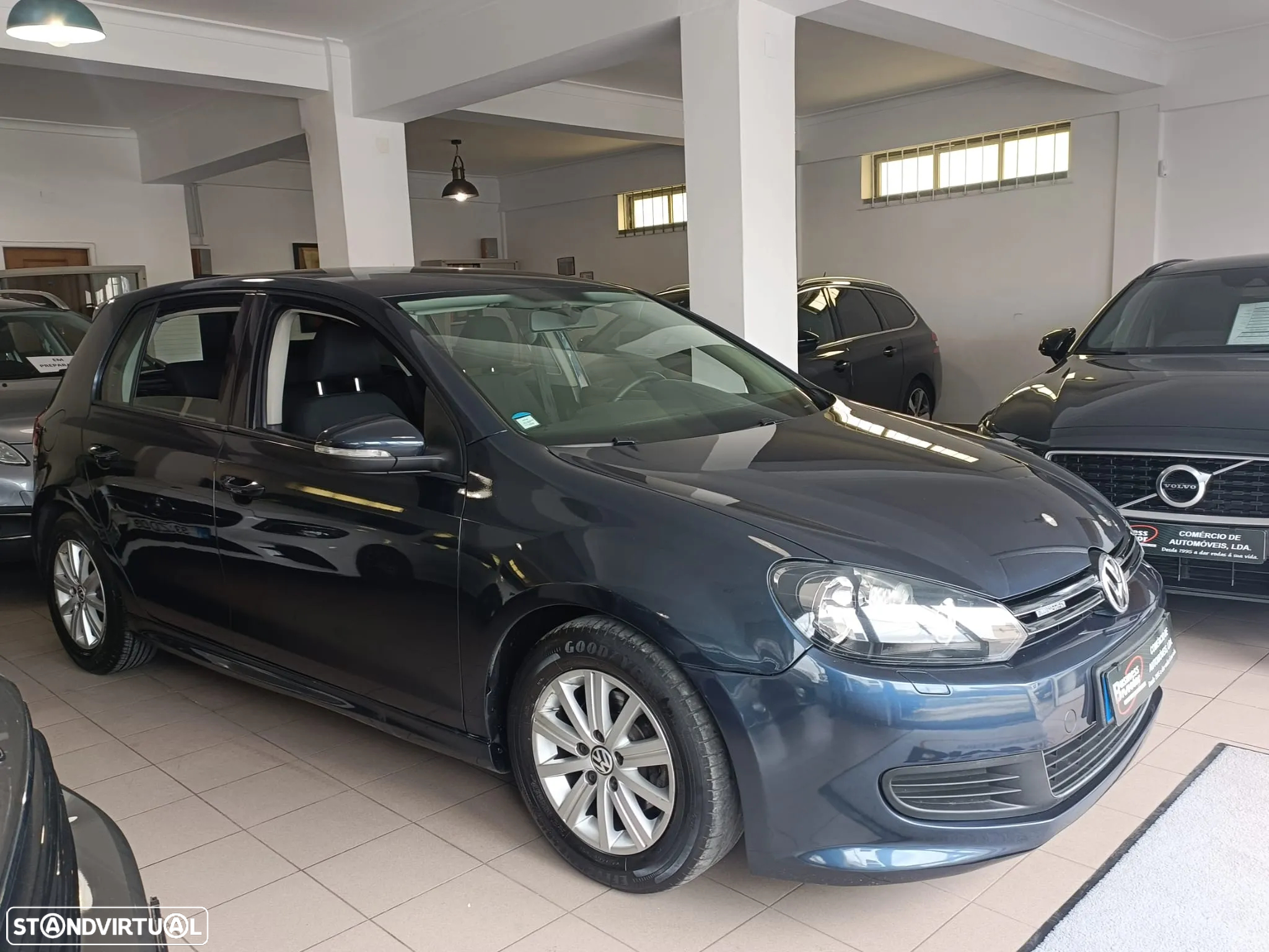 VW Golf 1.6 TDi Trendline BlueMotion - 2