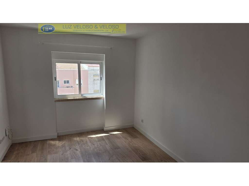 T2 Amadora REMODELADO, 2 frentes, 1 Marquise, 1 Varanda-20