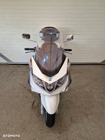 Piaggio X10 - 16