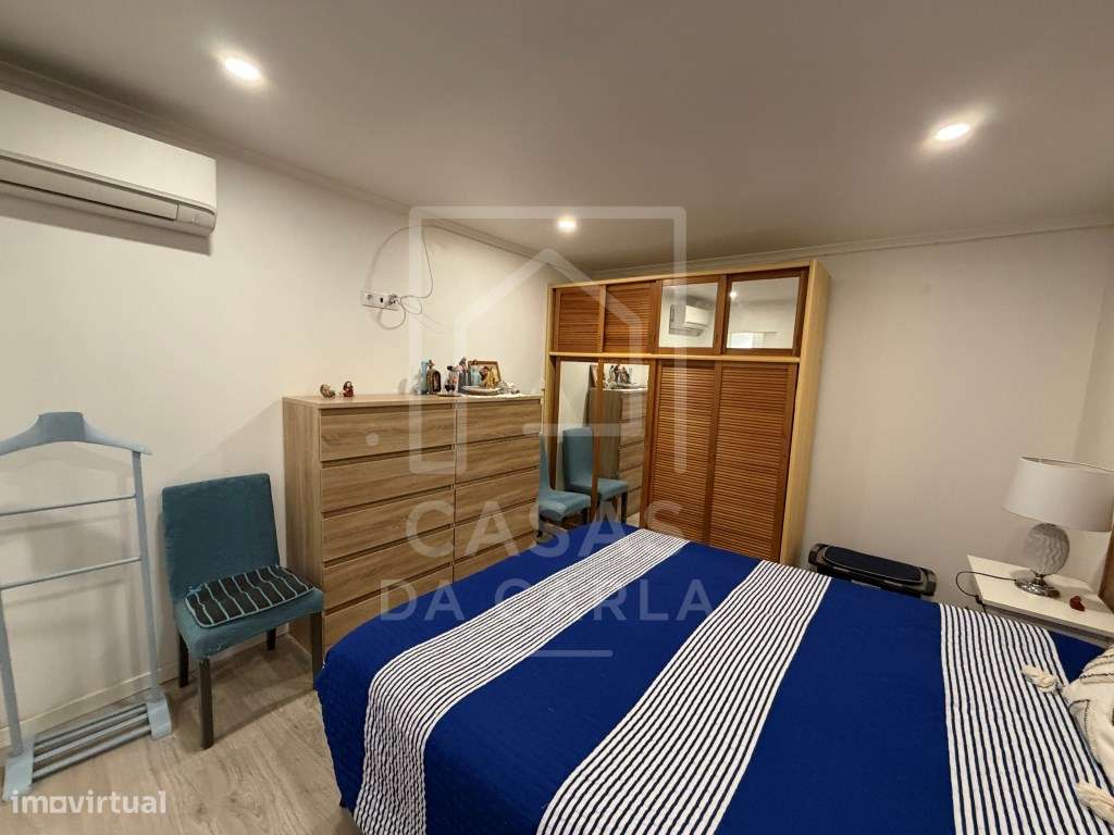 Moradia T2 com garagem e piscina completamente renovada em Canhestros-9