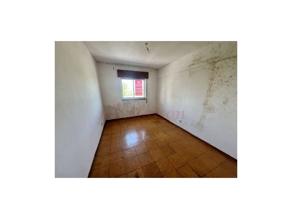 Excelente Apartamento T3 em Casal de Cambra-8