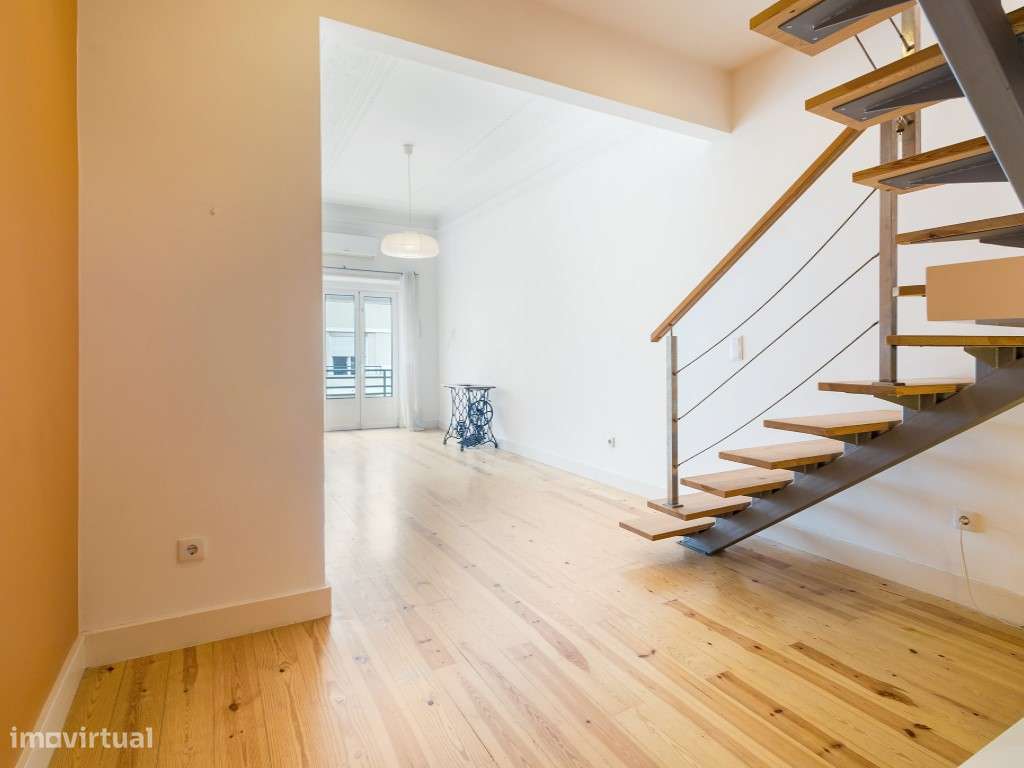 Apartamento T3 duplex junto à Praça de Espanha, Lisboa-24