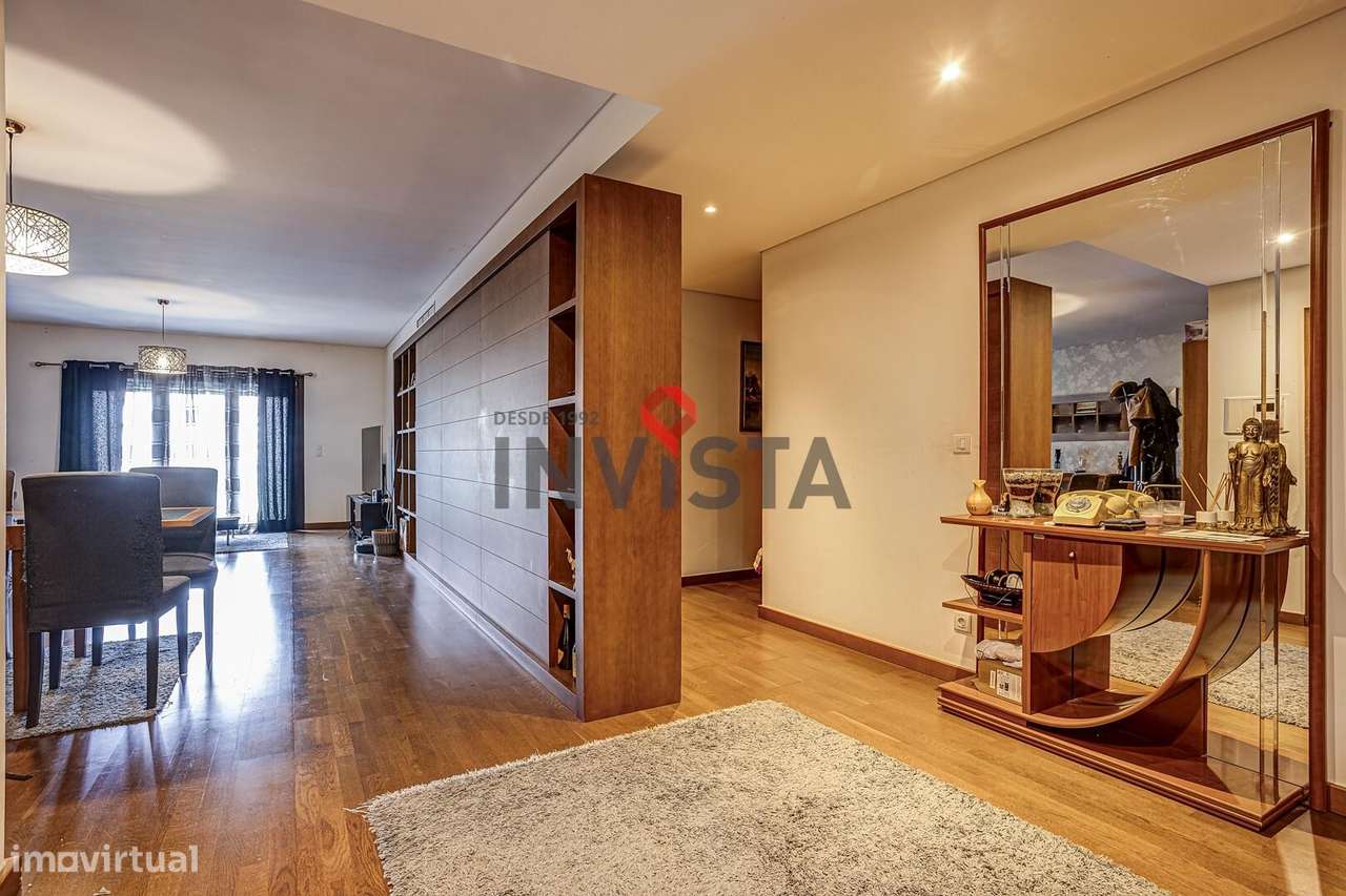 Apartamento T4 com 202,05m2 no Condomínio Fechado OMNIA IV-6