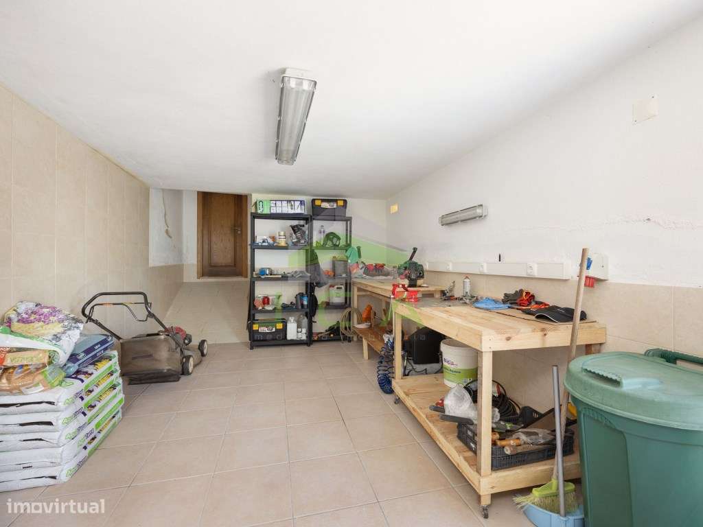 Moradia V4 com piscina e terreno a 15min de Leiria-36