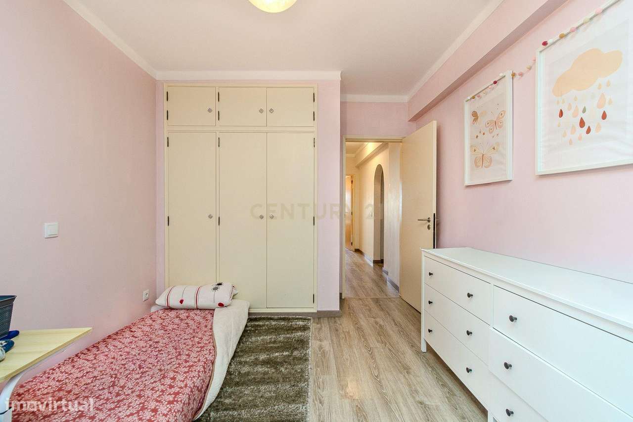 Apartamento T2 renovado, em Faro-10