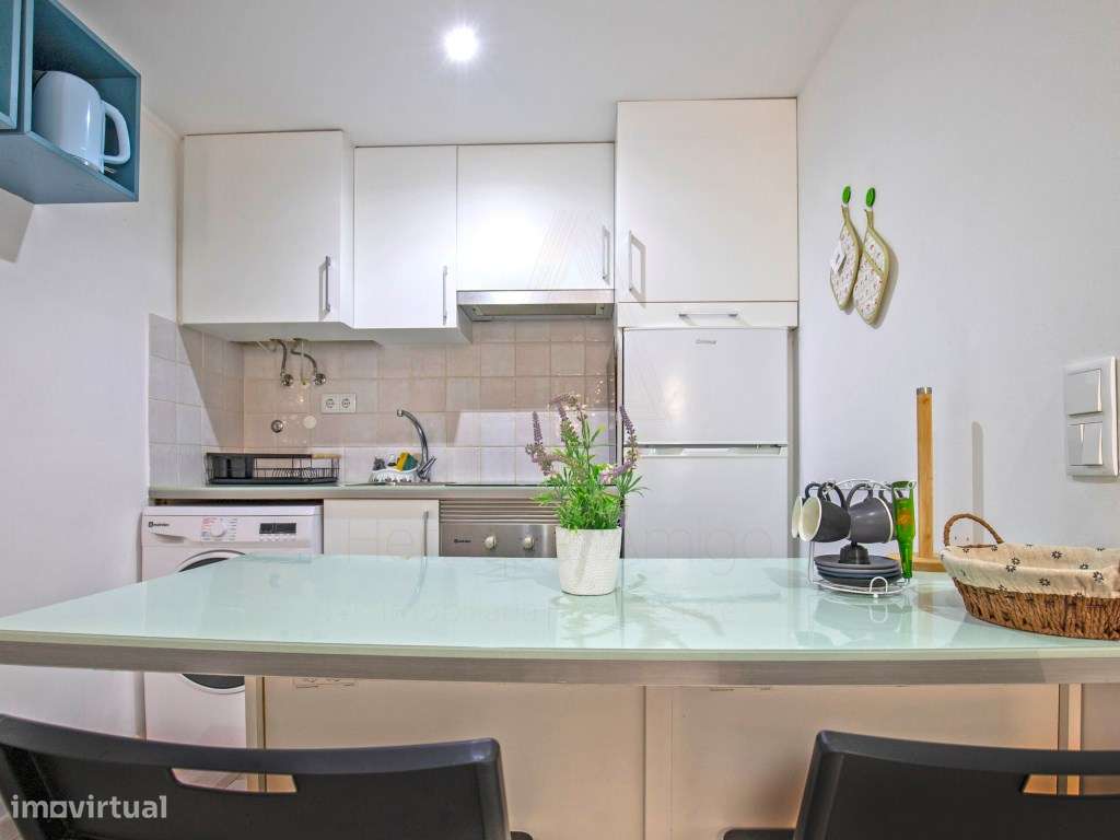Apartamento T1 no Coração de Sesimbra - A 2 Minutos da Praia!-7