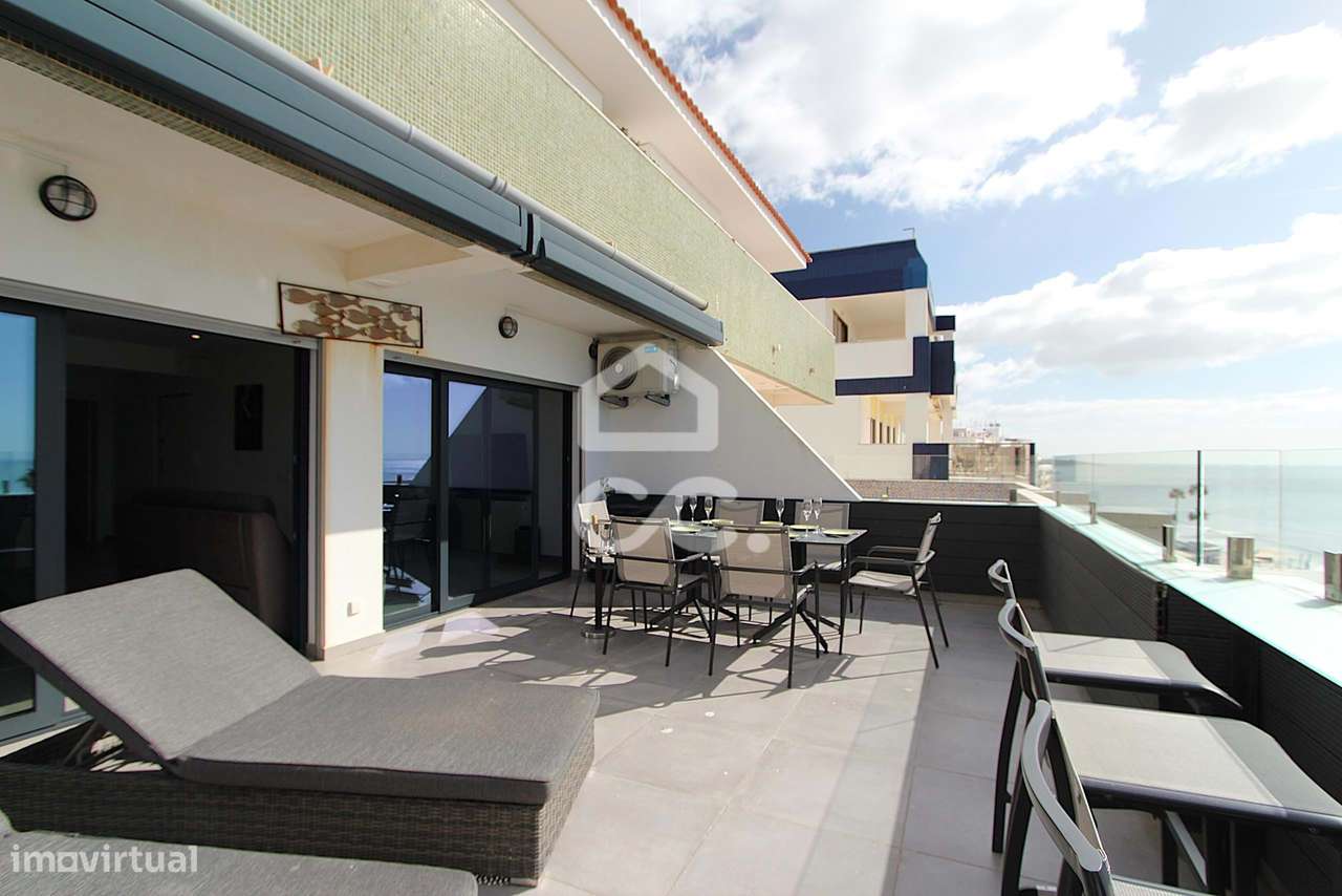 Apartamento T3 Renovado com Vista Mar e Terraço em Armação de Pêra-10