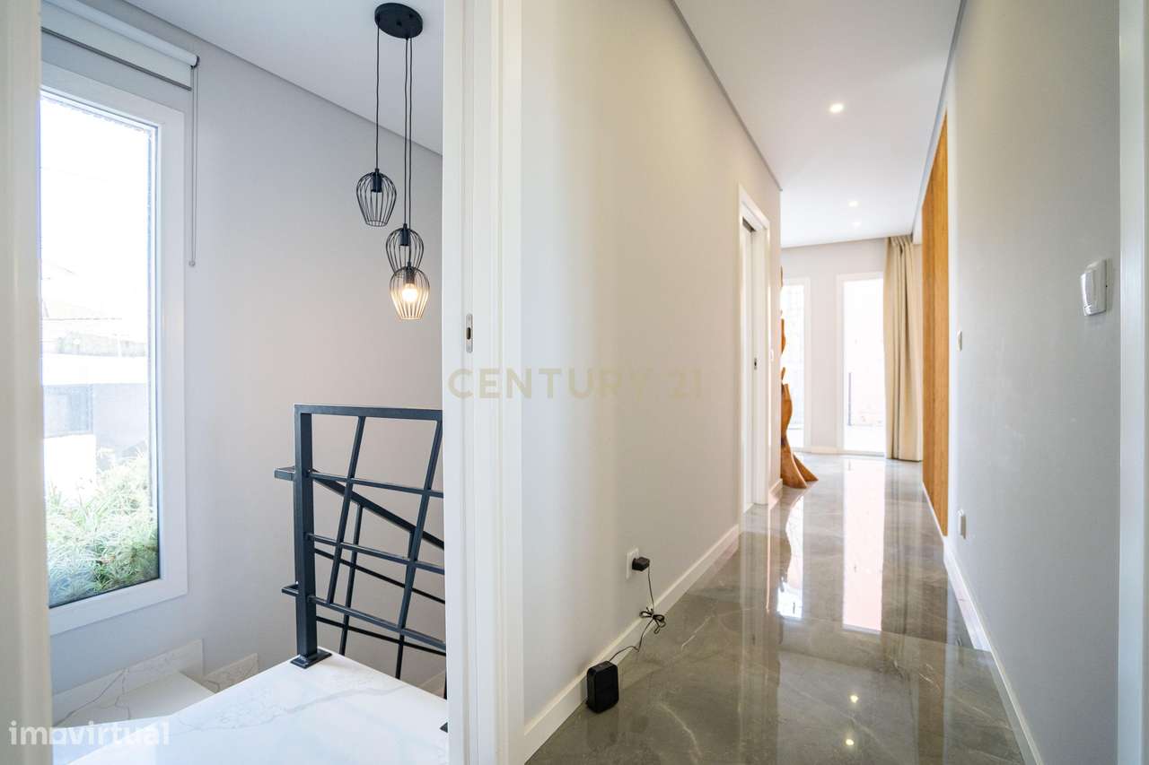 Moradia de Luxo T3 junto a Sintra | Vila Verde-35