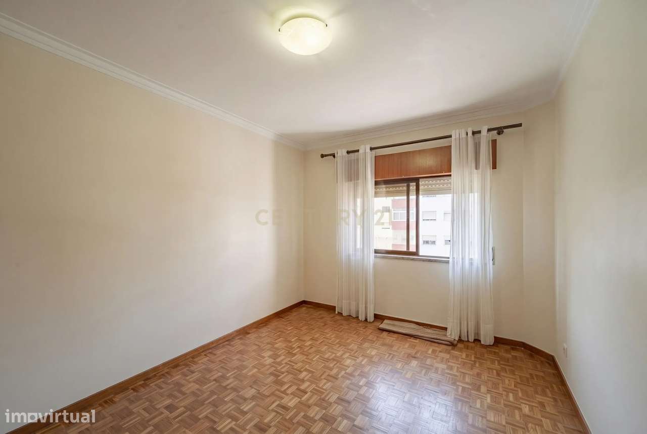 Apartamento T3 em Amora, Seixal - Oportunidade Única!-22