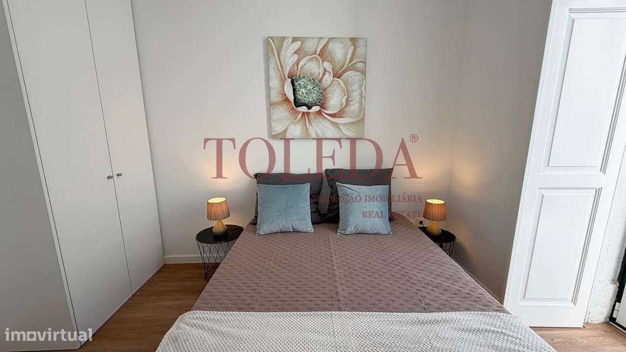 T2 em Santa Apolónia Remodelado com Terraço-14