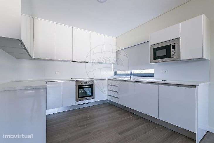 Apartamento T2 Novo no Centro de Santa Comba Dão – Distrito de Viseu-0