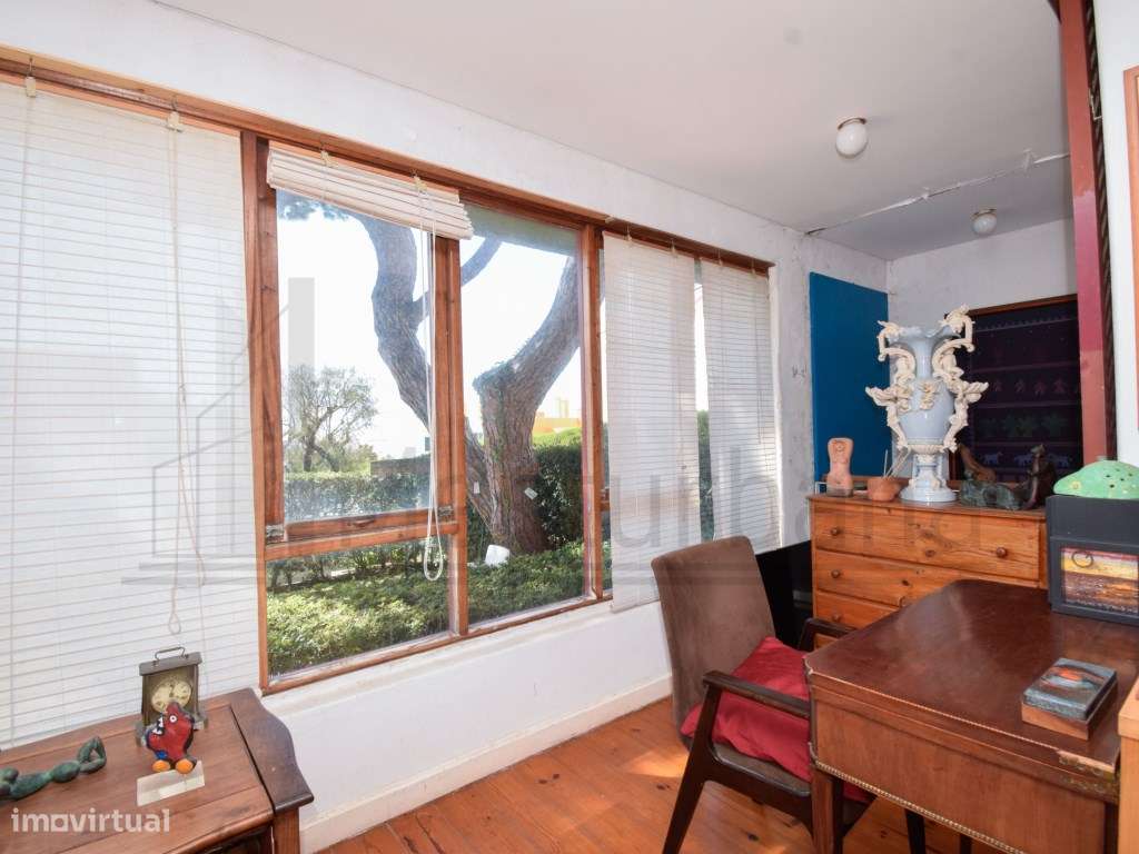 MORADIA INDEPENDENTE NO ESTORIL COM VISTA MAR-31