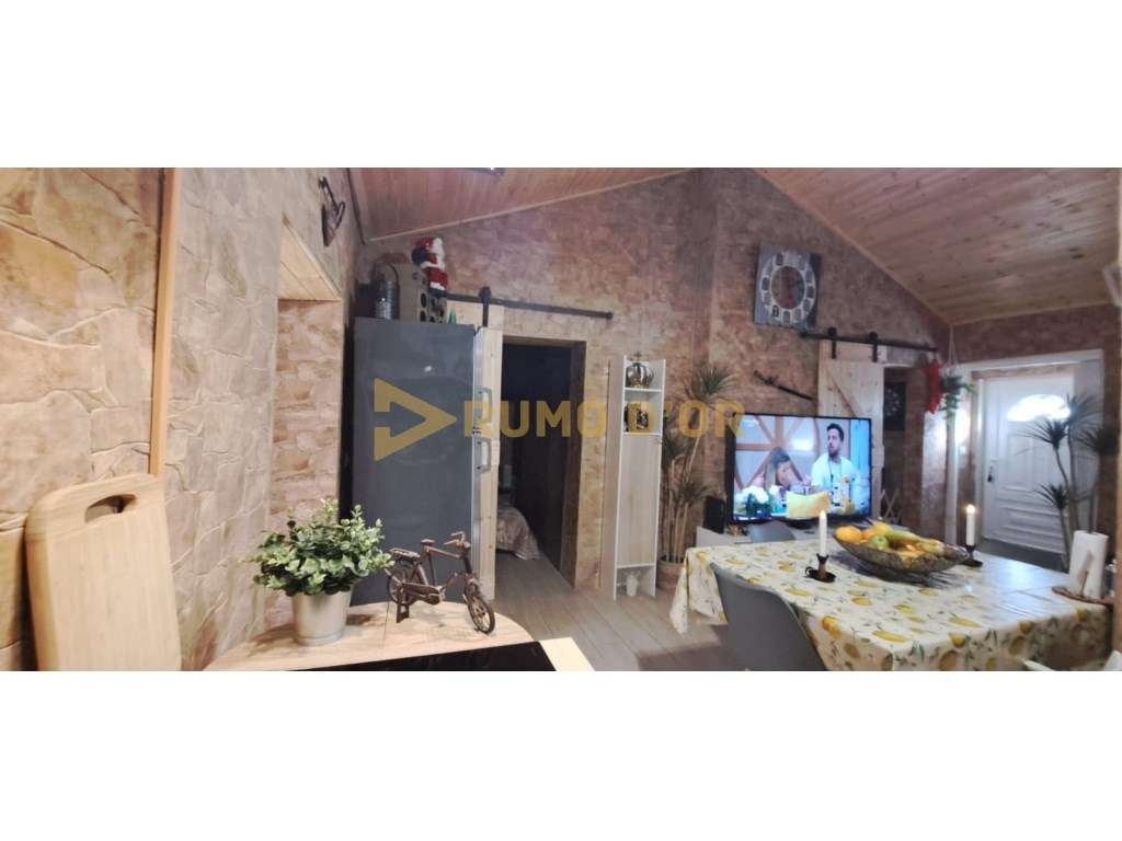 Moradia Exclusiva com Piscina Interior e Terraço - Conforto e Charm...-17