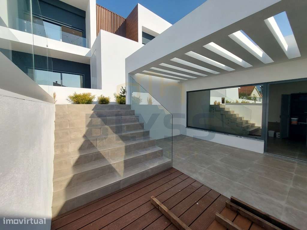 Moradias T4, em Condomínio Privado com Piscina.-36