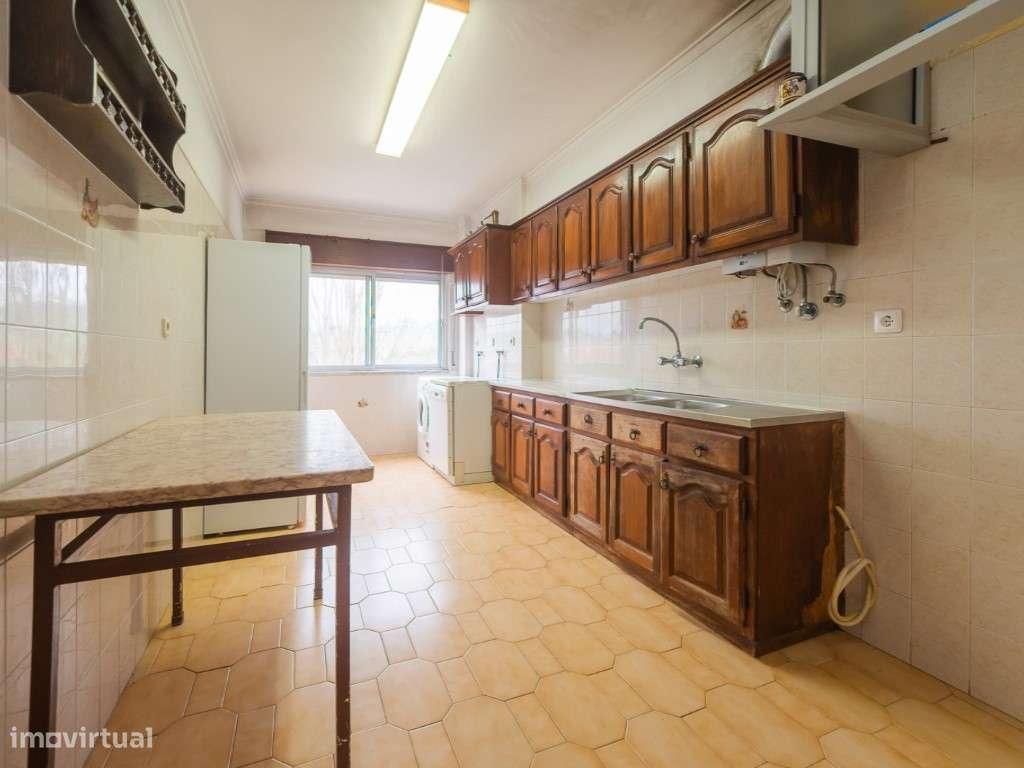 T3 COM GARAGEM PARA 2 CARROS, MASSAMÁ-8