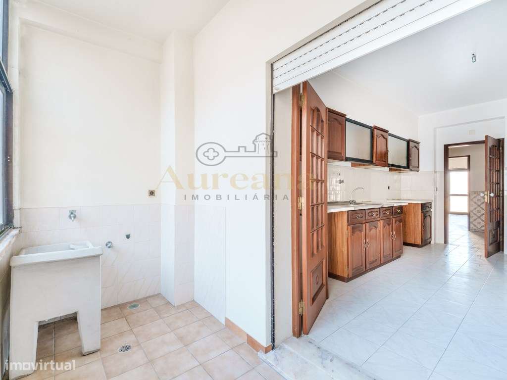 Oportunidade: T3 no Centro de Ourém em Prédio com Elevador-5