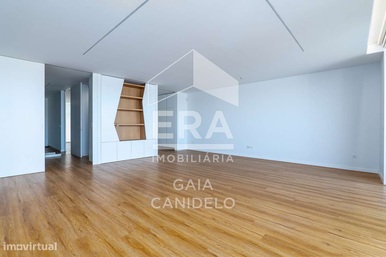 Moradia T3 com Vistas de Mar – A 600m da Praia - Grande imagem: 2/16