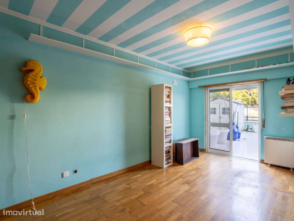 VENDE-SE T3 COM TERRAÇO E GARAGEM EM CARCAVELOS-16