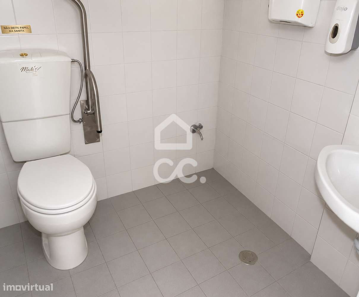 Loja de 2 Pisos com 242 m² em Amiais de Baixo – Santarém-14