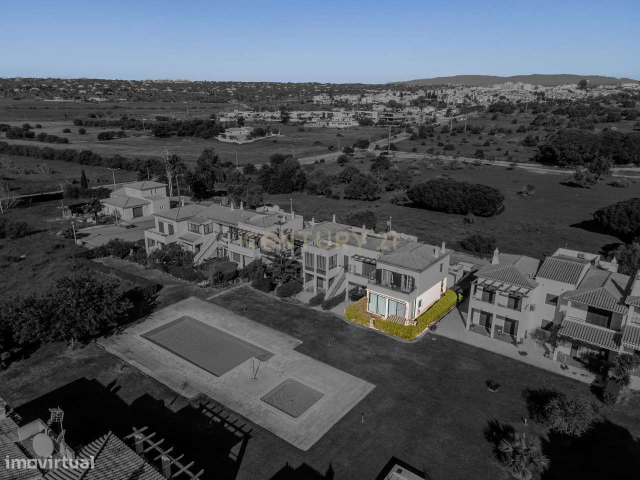 Apartamento T1+1 com Jardim Privativo e Piscina – Cond. " A Vilita" - Grande imagem: 2/29