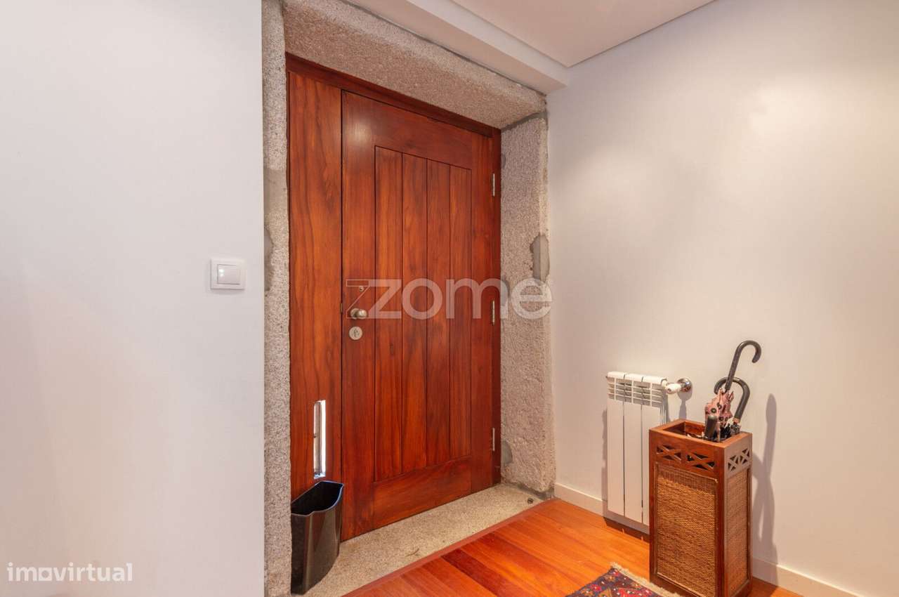 Moradia T4 com jardim, na Foz Velha. - Grande imagem: 4/45