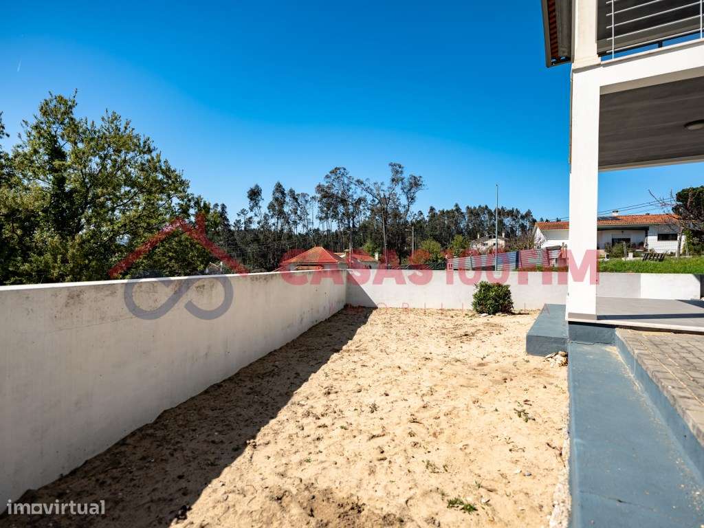 Oportunidade Moradia Individual T4 Azoia - Leiria-42