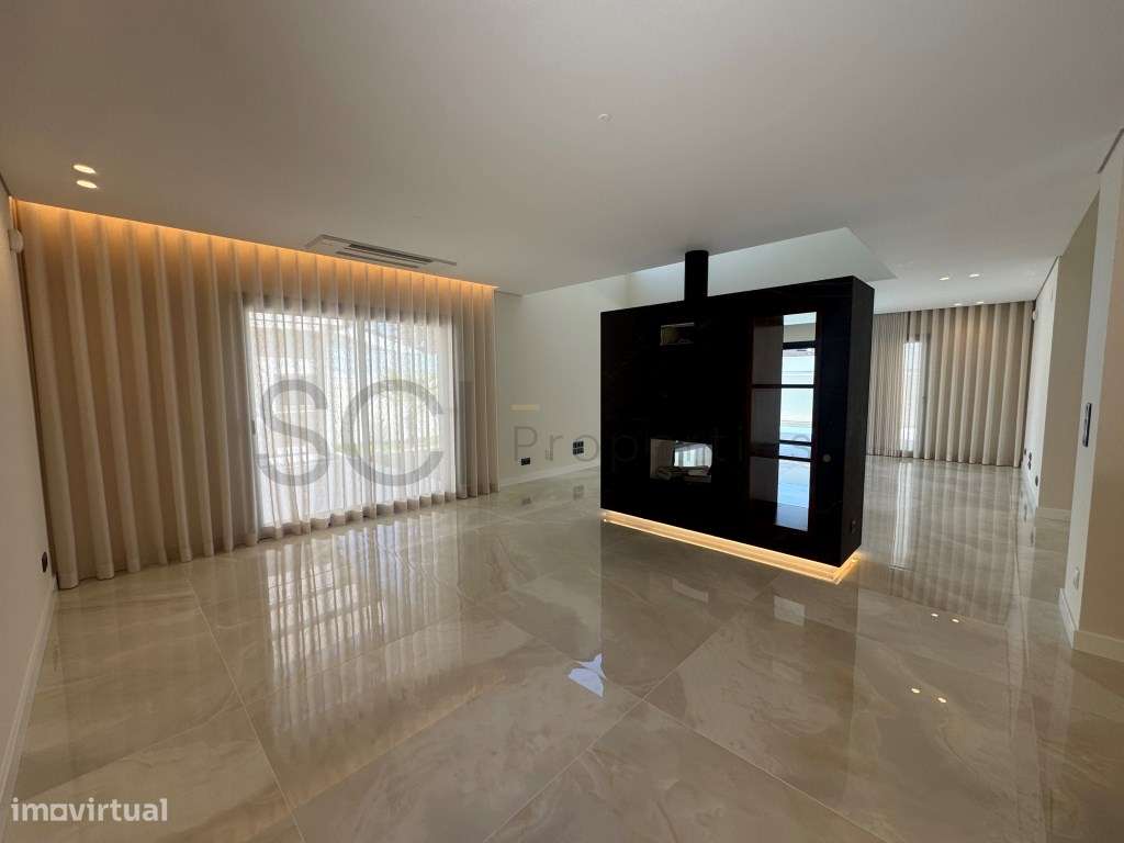 Moradia T4 Luxo Isolada | Belverde | Piscina | Garagem-40