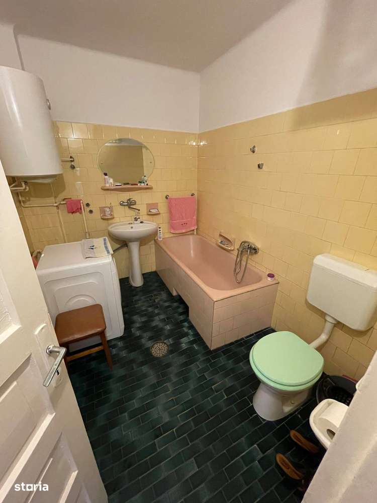 Exclusivitate ! Ideal investitite ! 2 case + 10 ari teren , str. Dara-10