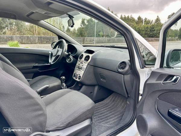 Opel Corsa D 1.3CDTI - 11