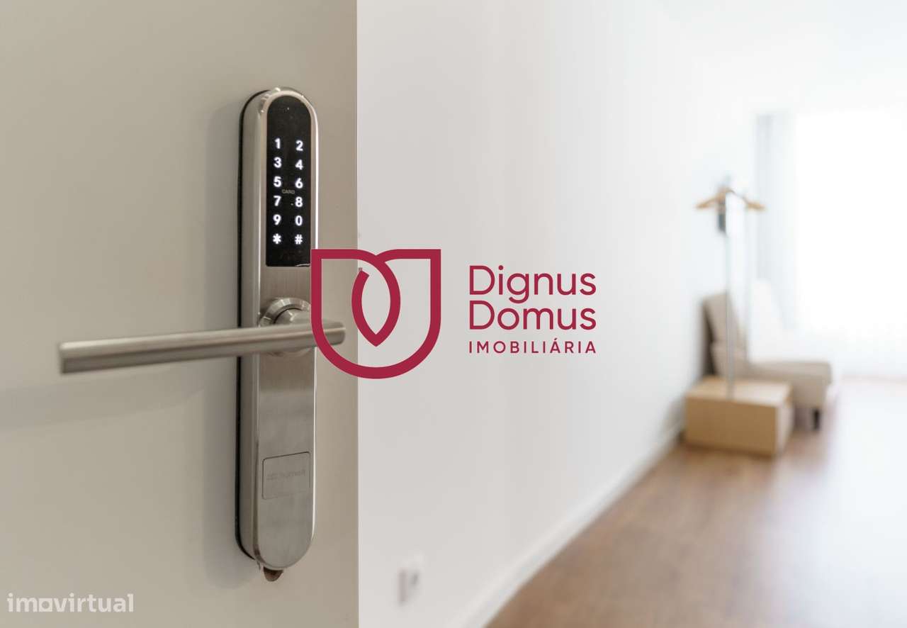 Investimento - T0 com gestão AL no coração do Porto-2