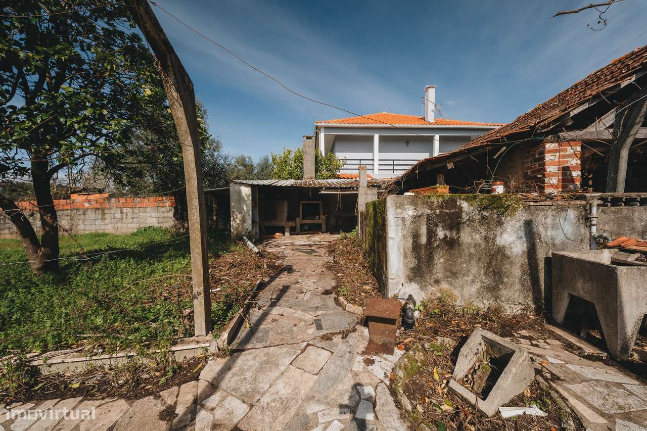 Moradia T3 com Terreno de 1.577 m² | Ribeira do Fárrio – Ourém-36