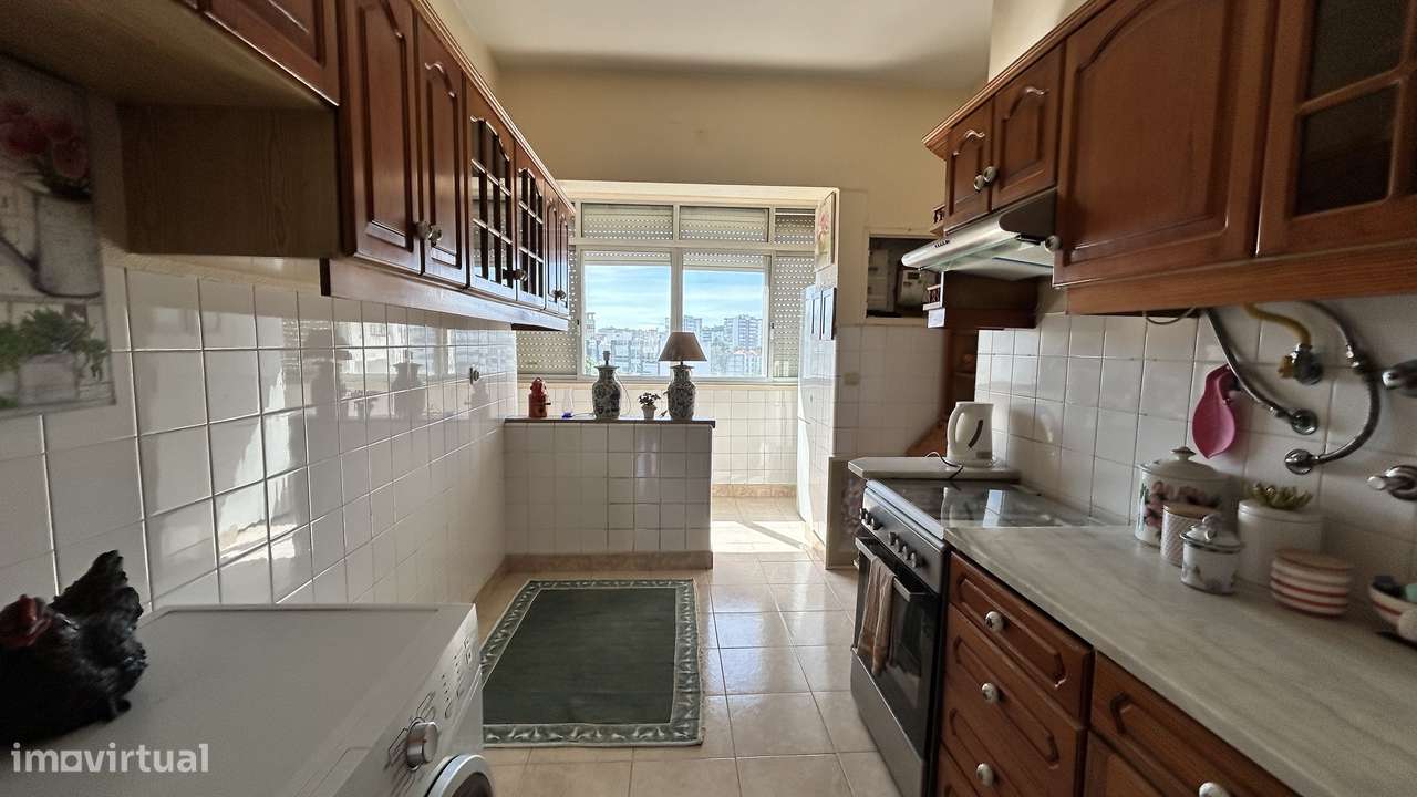 Apartamento T4 nos Olivais-1