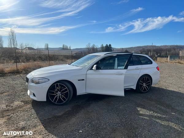 BMW Seria 5 520d Touring Sport Line - 3