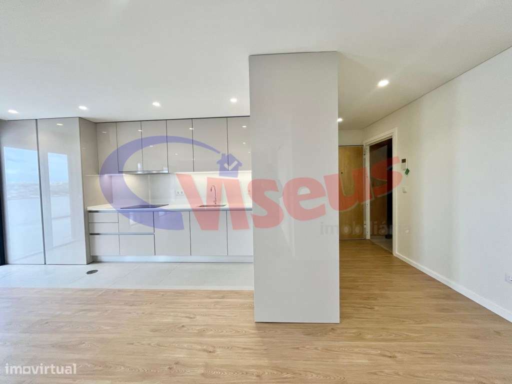 Apartamento T3 Penthouse Coimbrões-6