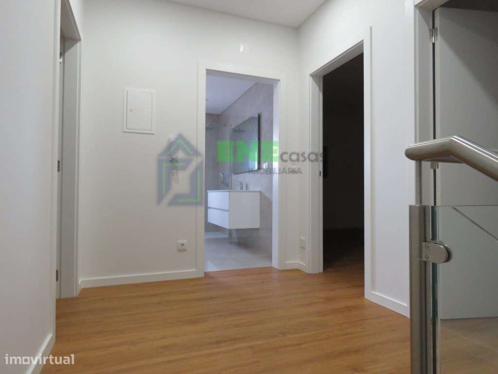 Moradia T4 na Vila da Ericeira-16