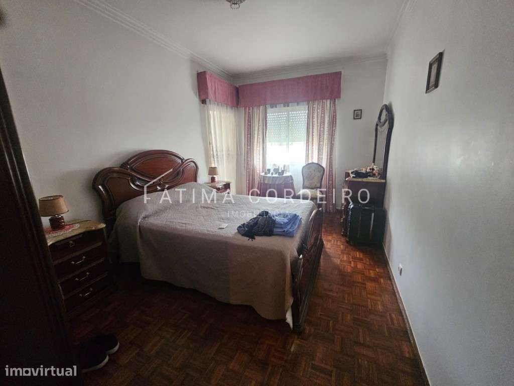 Apartamento T2 na Amora - Localização Privilegiada e Excelente Opor...-12