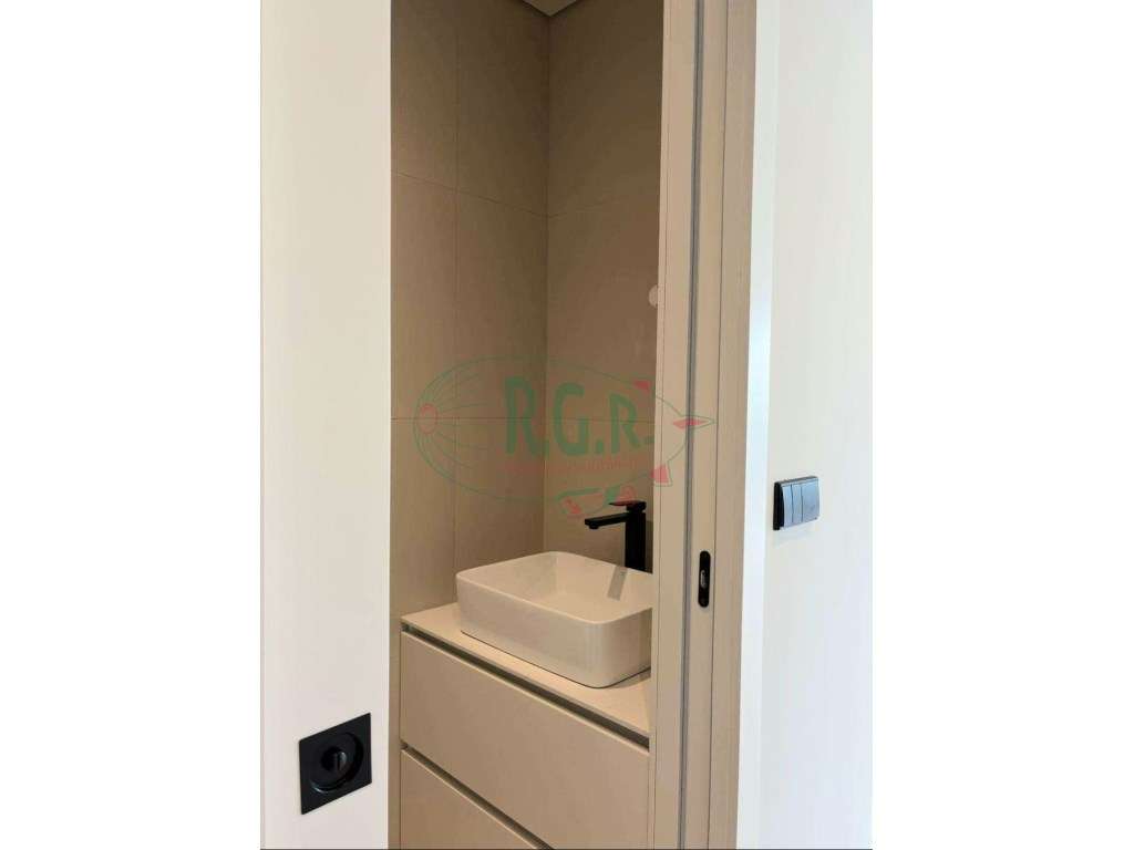 T4 Único no Piso | Terraço (48.40m2) | Box 2 Carros e Arrumos | SÃO...-13