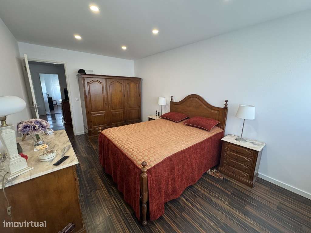 T4 Totalmente remodelado em Alfornelos - Junto ao Metro-7