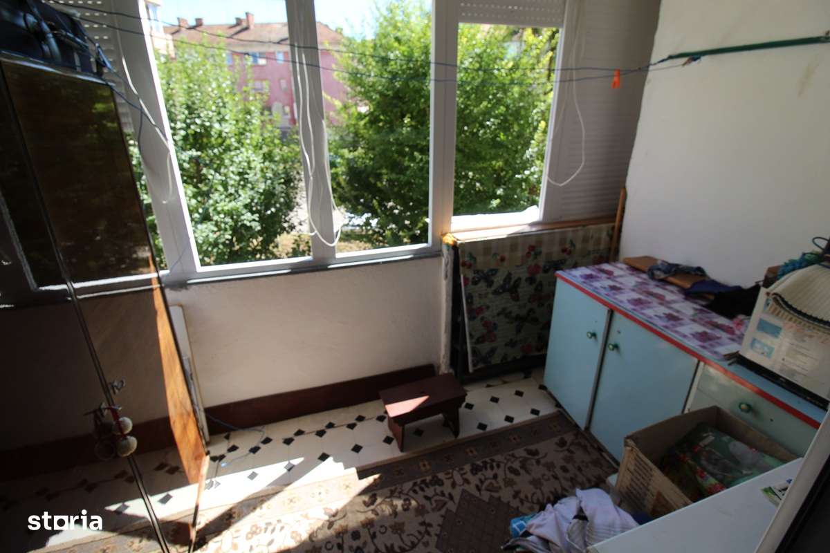 Vând apartament 4 camere în Hunedoara, zona OM-Str.Mățișorului, et. 2-16