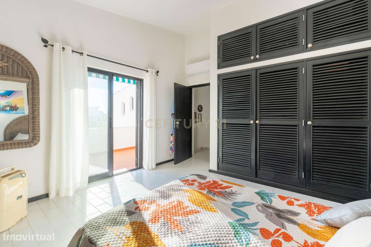 Oportunidade Rara: Moradia com Piscina e 3097m² de Terreno em Almancil-27